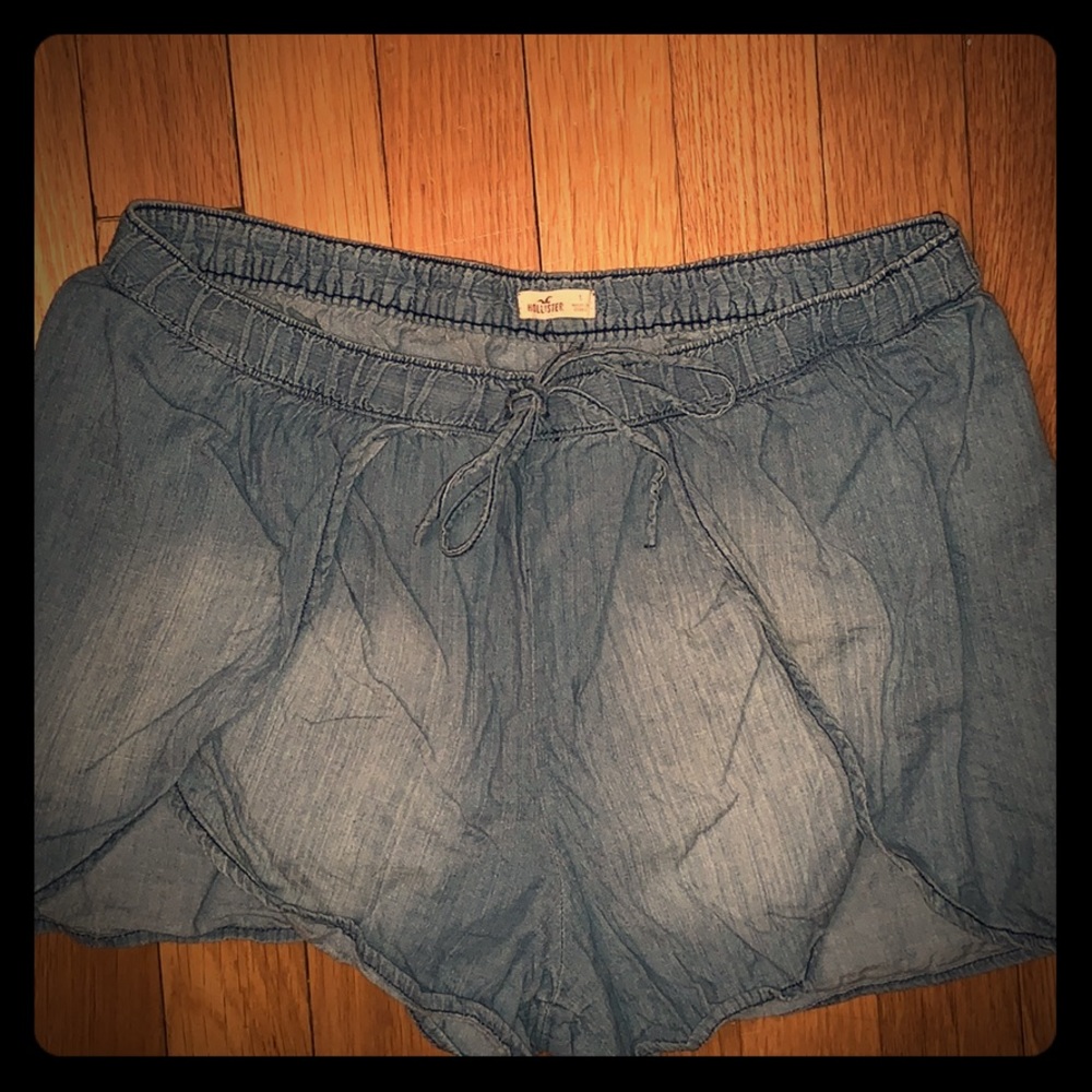 Jean styled flowy summer shorts.